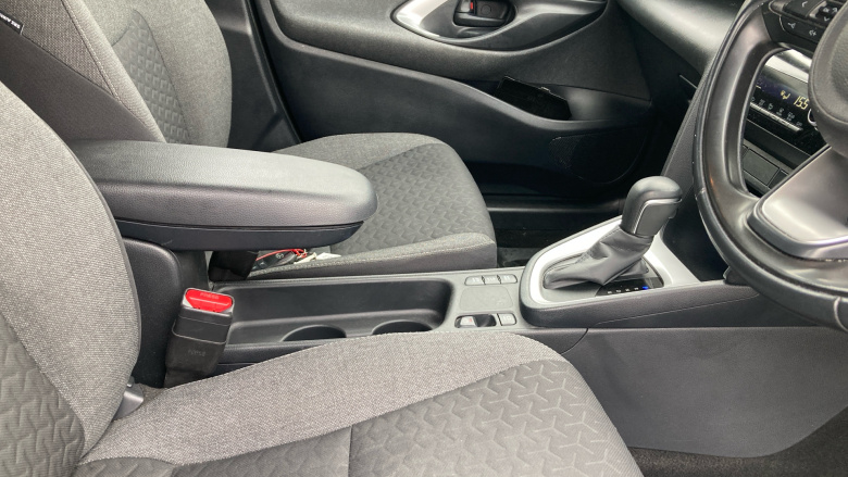 Toyota Yaris Cross 1.5 Hybrid Design 5dr CVT Hybrid Estate